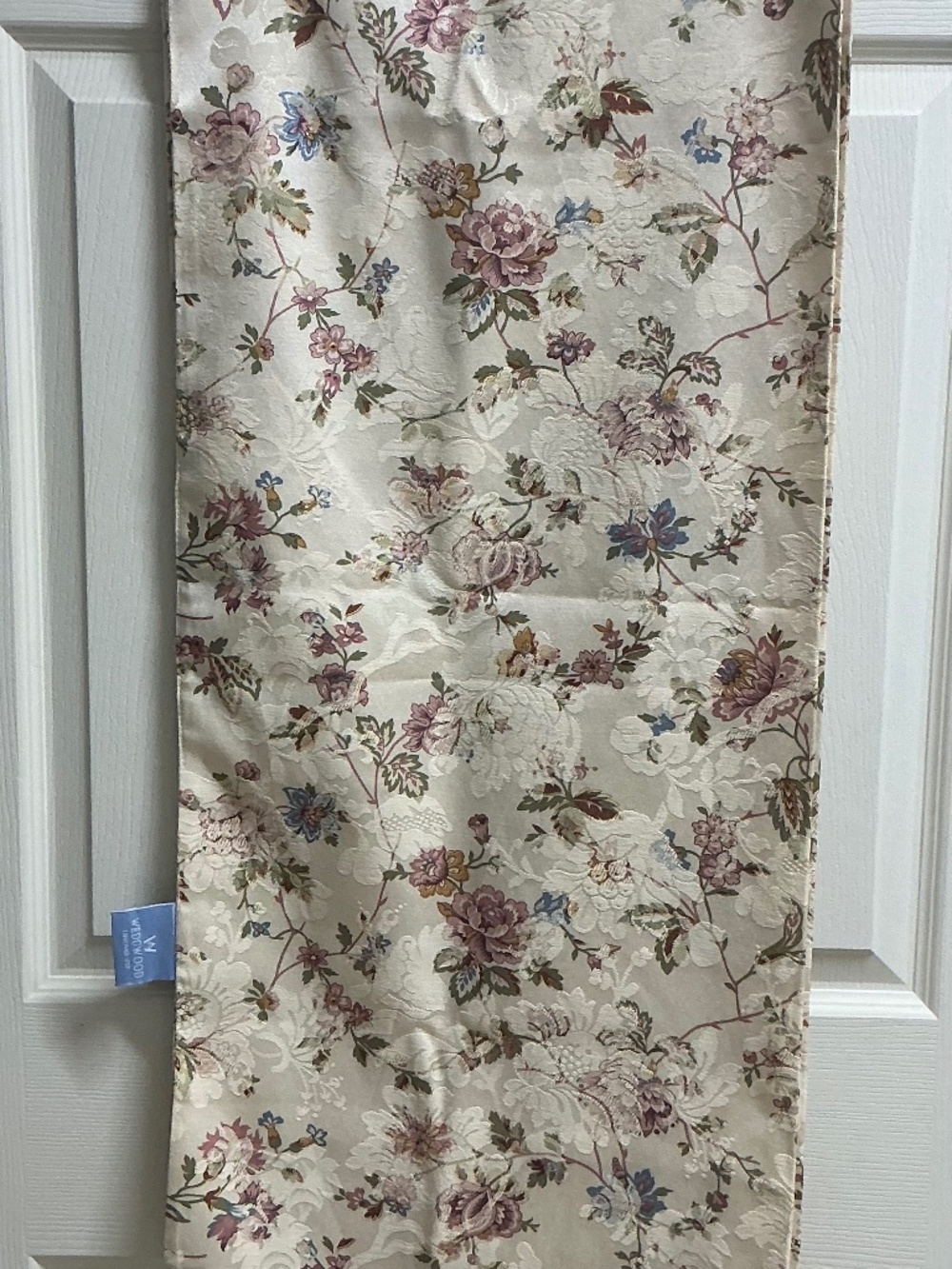 Wedgwood England 1759 Table Runner